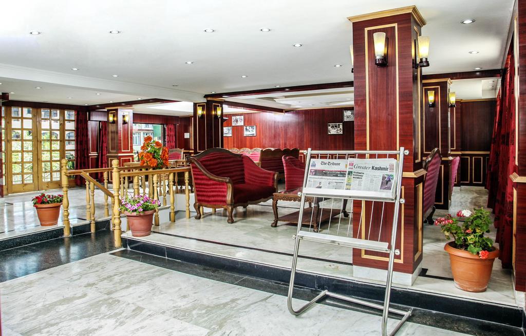 فندق Srīnagarفي  Holiday Plaza المظهر الخارجي الصورة